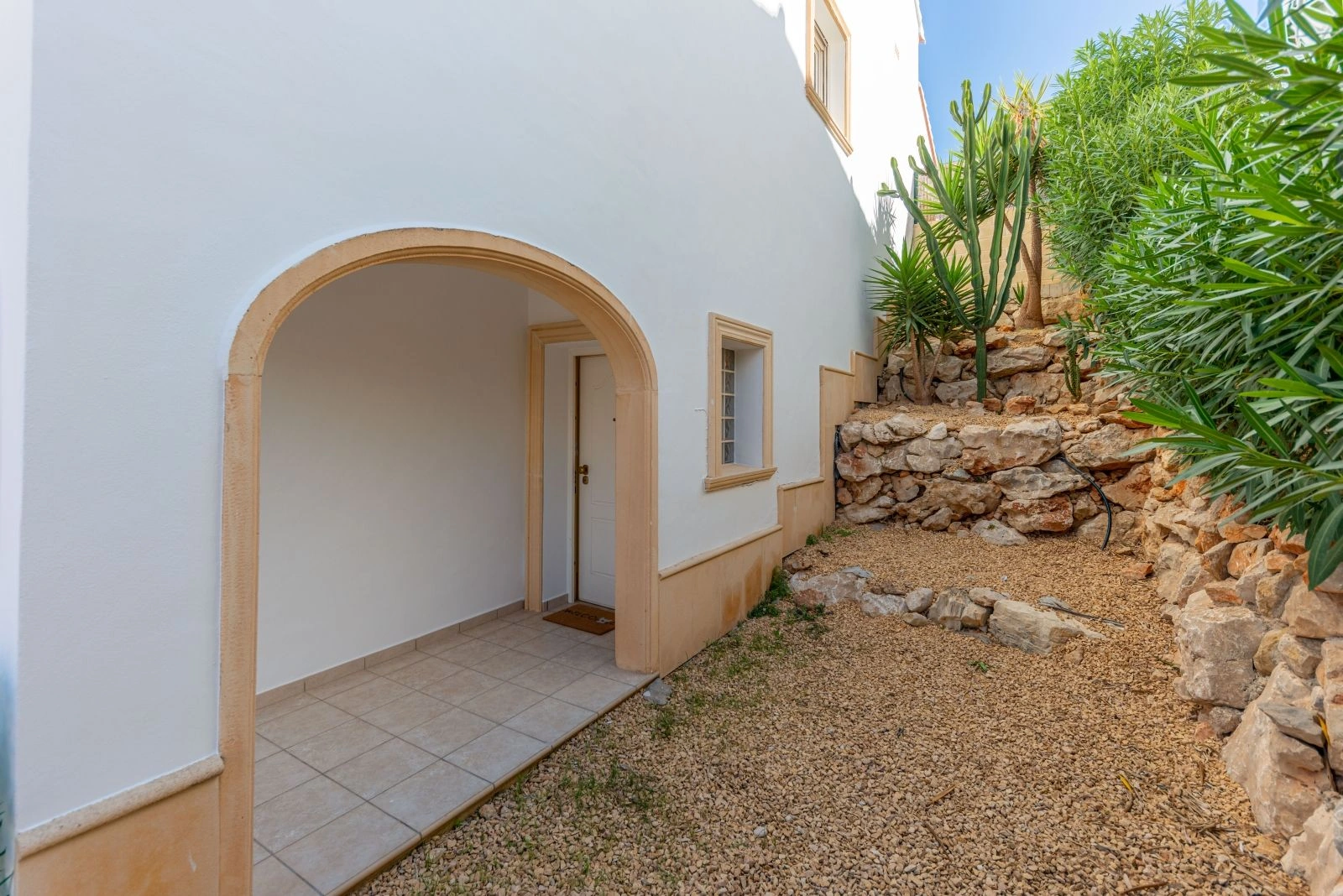 Casa semi adosada muy luminosa, rodeada de naturaleza