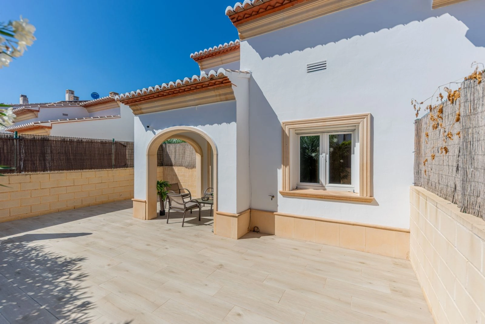 Casa semi adosada muy luminosa, rodeada de naturaleza