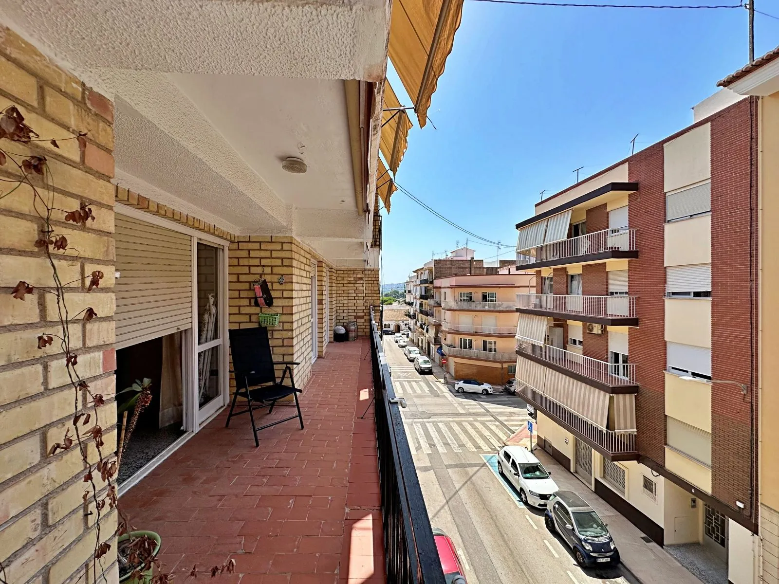 Amplio apartamento a poca distancia del centro y del puerto