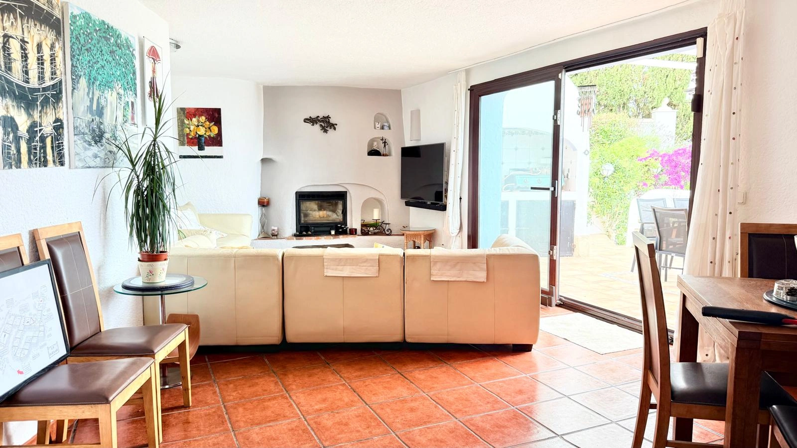 Encantadora villa de estilo ibicenco con vistas panorámicas al mar en Jávea