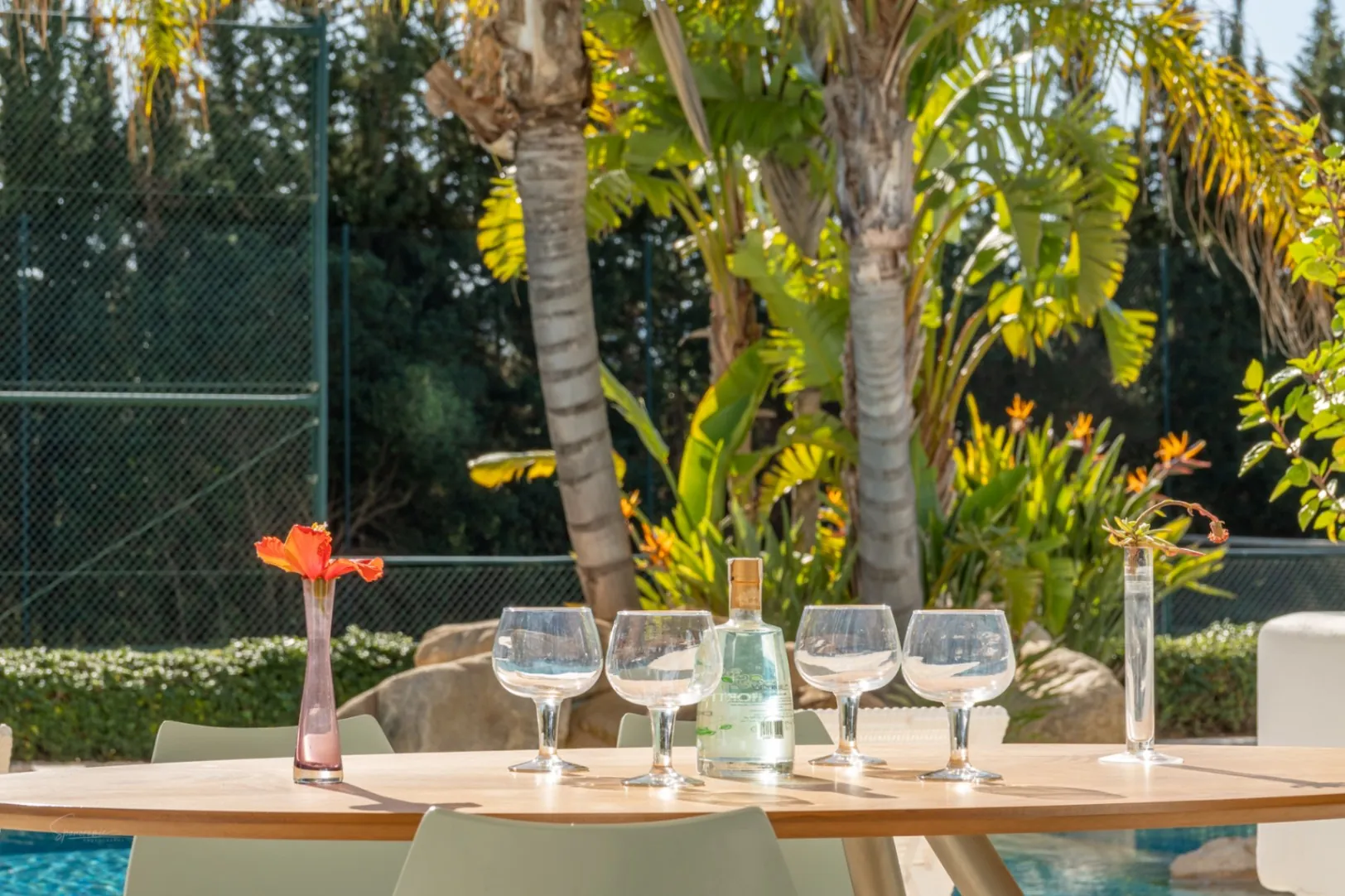 Impresionante villa de estilo ibicenco con pista de tenis y vistas al Montgó en Jávea