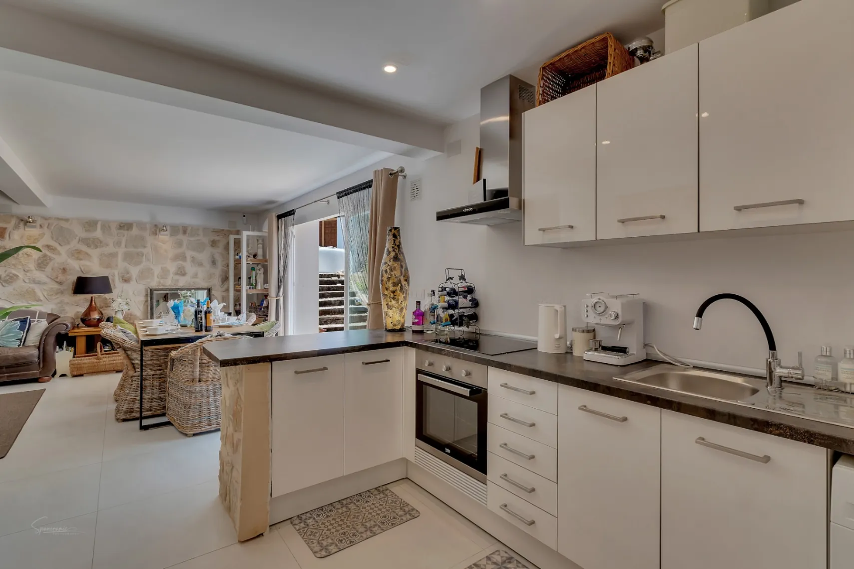 Elegante villa completamente renovada con vistas impresionantes en Rafalet, Jávea