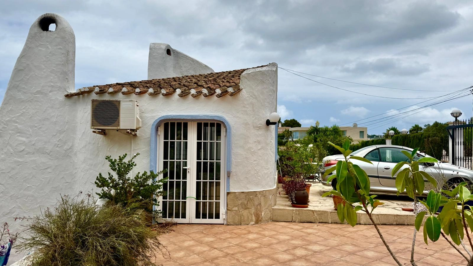 Encantadora villa de estilo ibicenco con vistas panorámicas al mar en Jávea