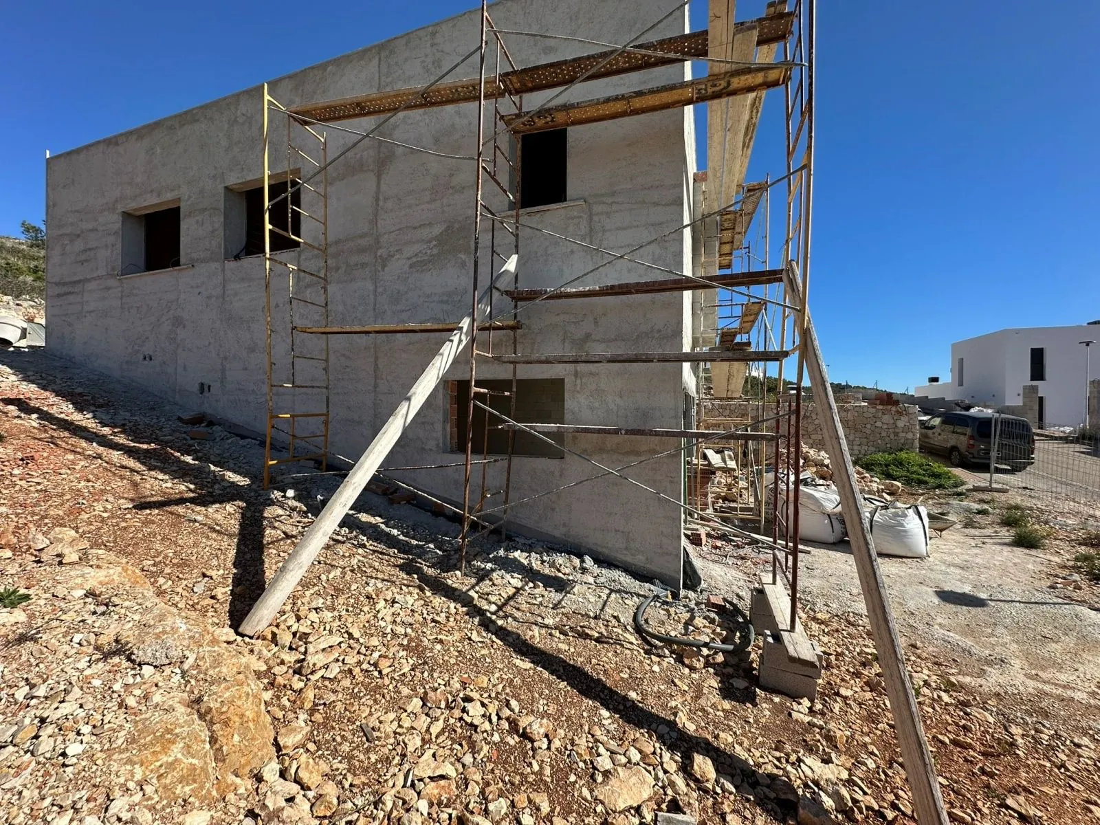 Obra nueva en Benitachell, de estilo moderno y minimalista