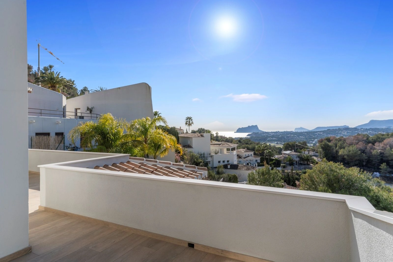 Villa completamente reformada con vistas al mar en Moraira