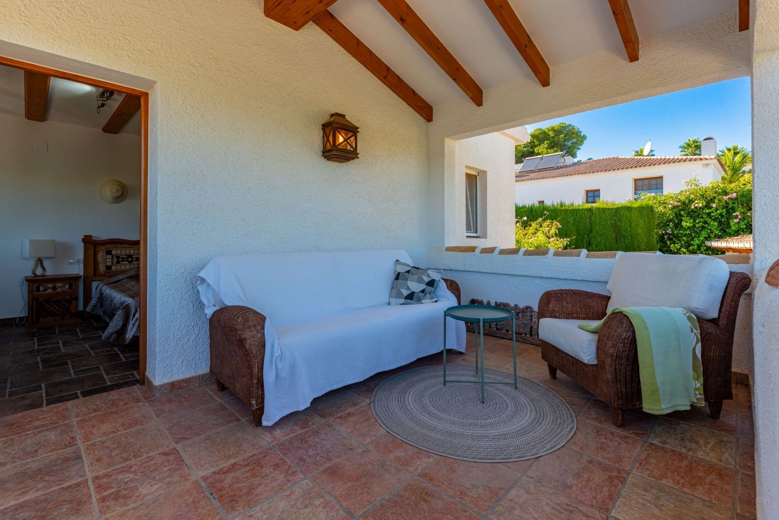 Villa mediterránea con carácter, apartamentos de invitados y estupendas vistas