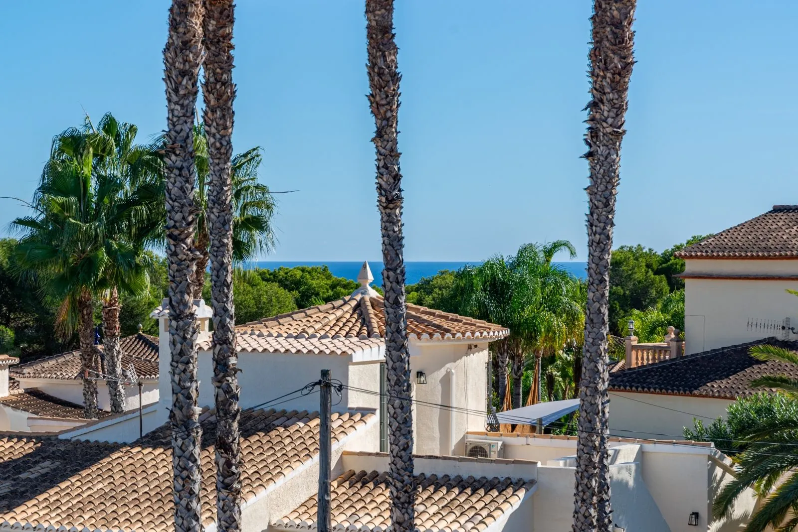 Villa mediterránea con carácter, apartamentos de invitados y estupendas vistas