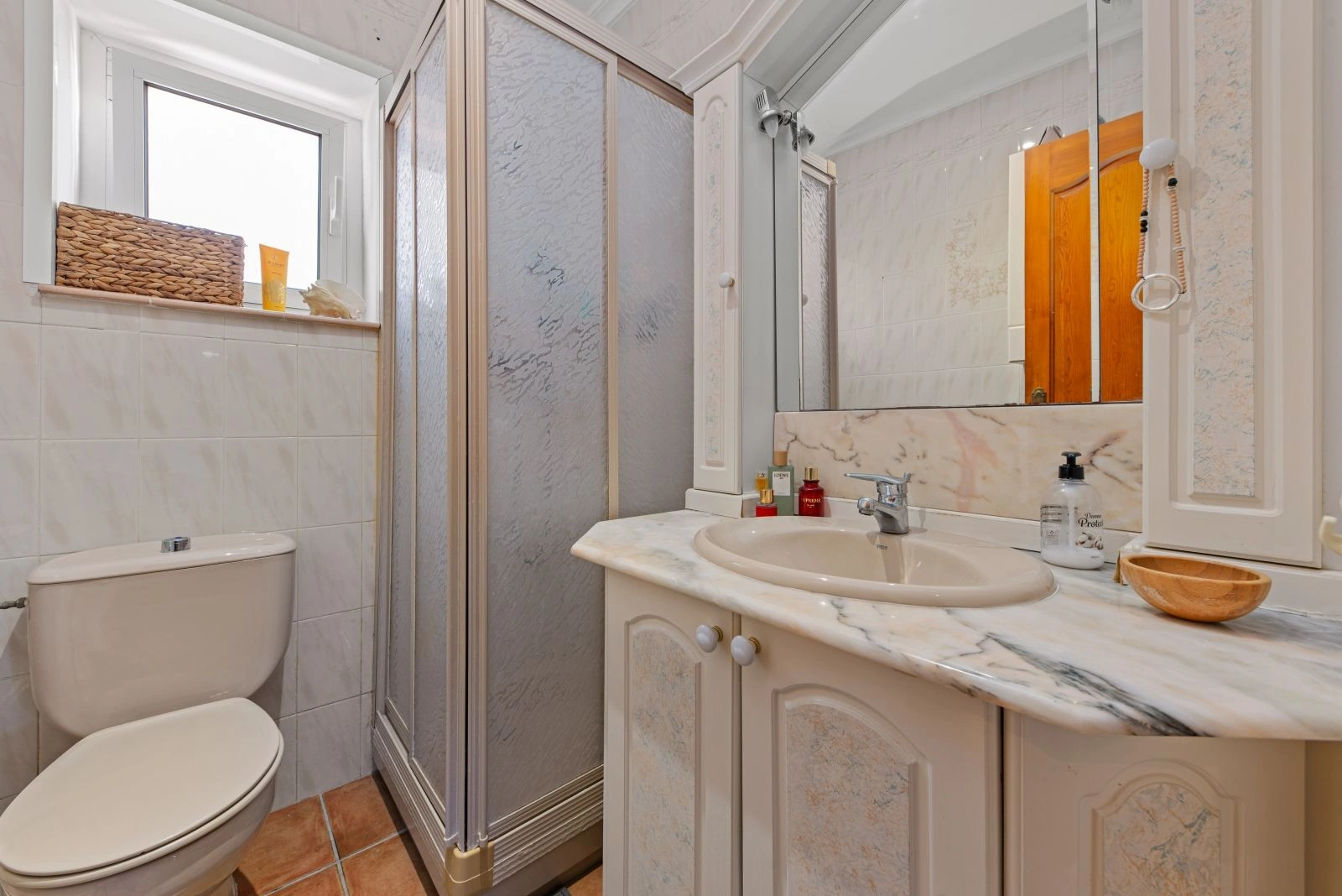 Villa mediterránea con carácter, apartamentos de invitados y estupendas vistas