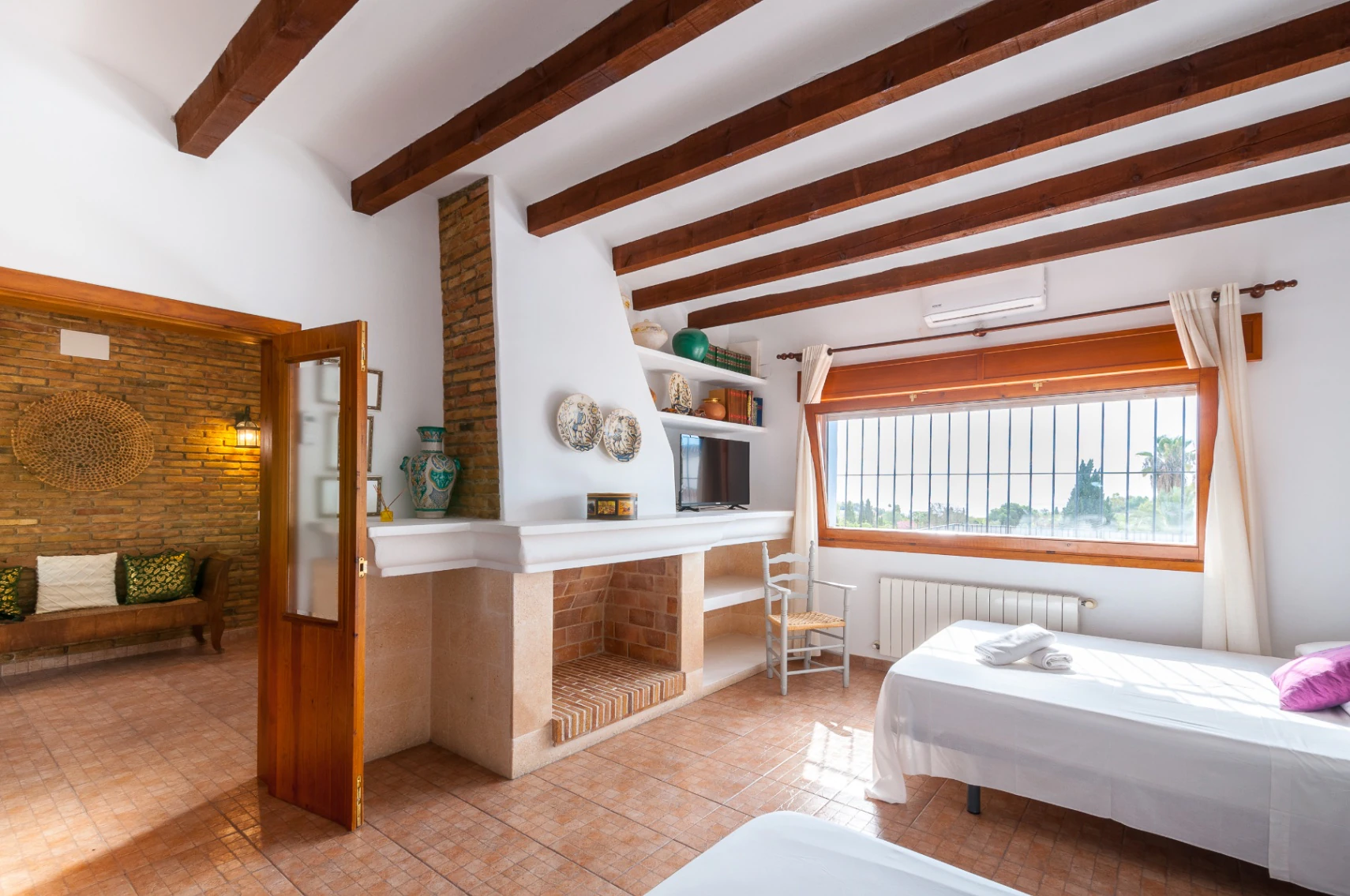 Finca en Benissa en Venta en Amplia Parcela con Piscina y Casa de Huéspedes