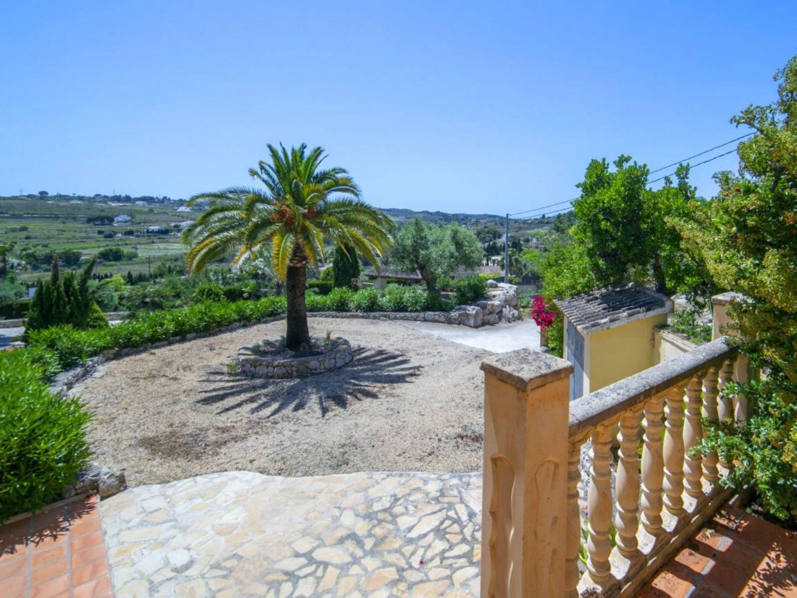 Chalet en venta de 4 dormitorios y piscina en Benissa, Alicante