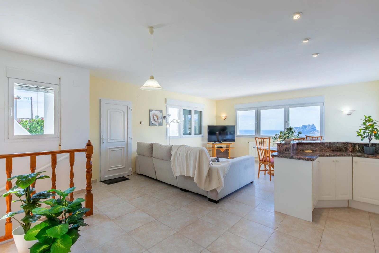 Villa de 3 dormitorios y espectaculares vistas al mar a la venta en Benimeit - Moraira, Costa Blanca