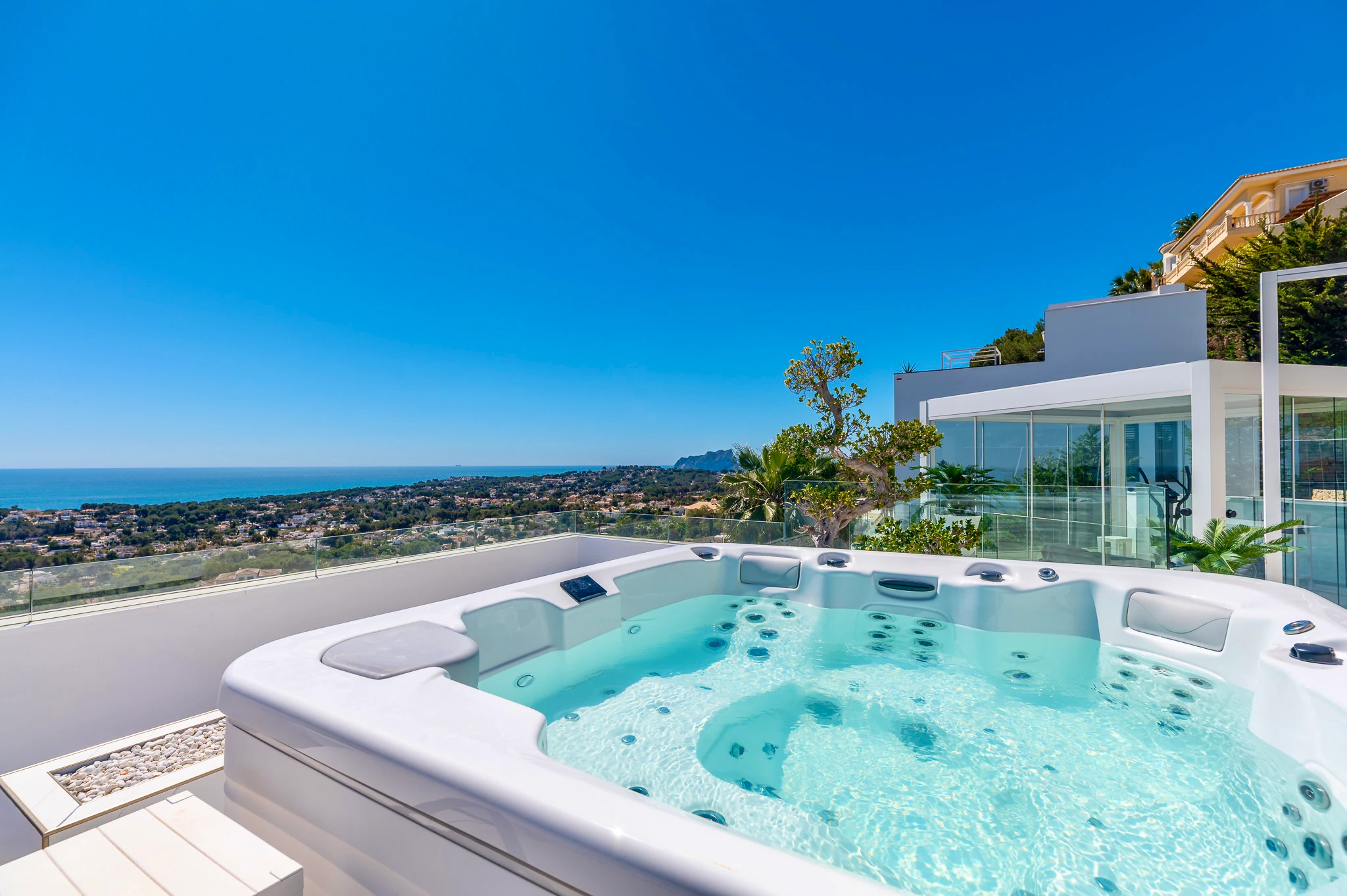 Excepcional Villa de Lujo en Moraira – Donde el Diseño, la Tecnología y las Vistas al Mar se Unen