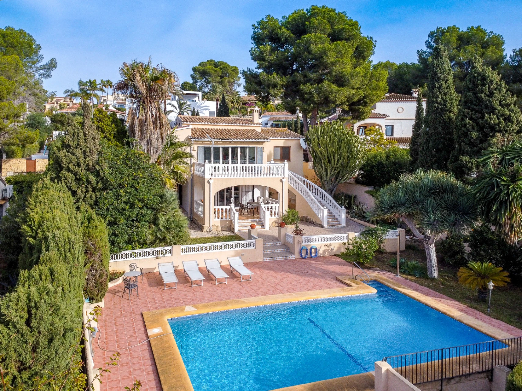 Villa con Vista al Mar en Venta en Moraira a Poca Distancia del Centro