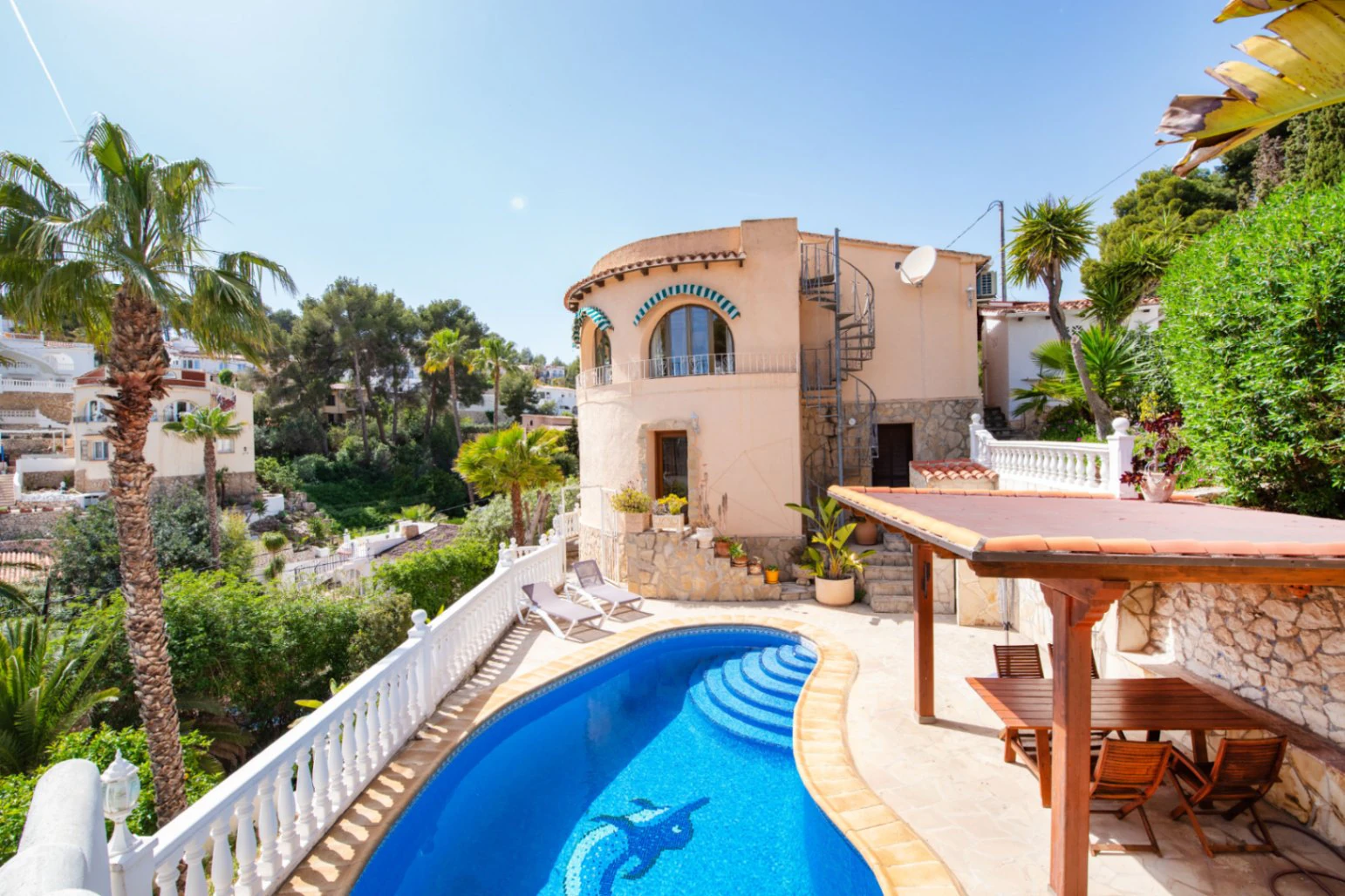 Villa Chalet Independiente en venta con 3 habitaciones en Benissa
