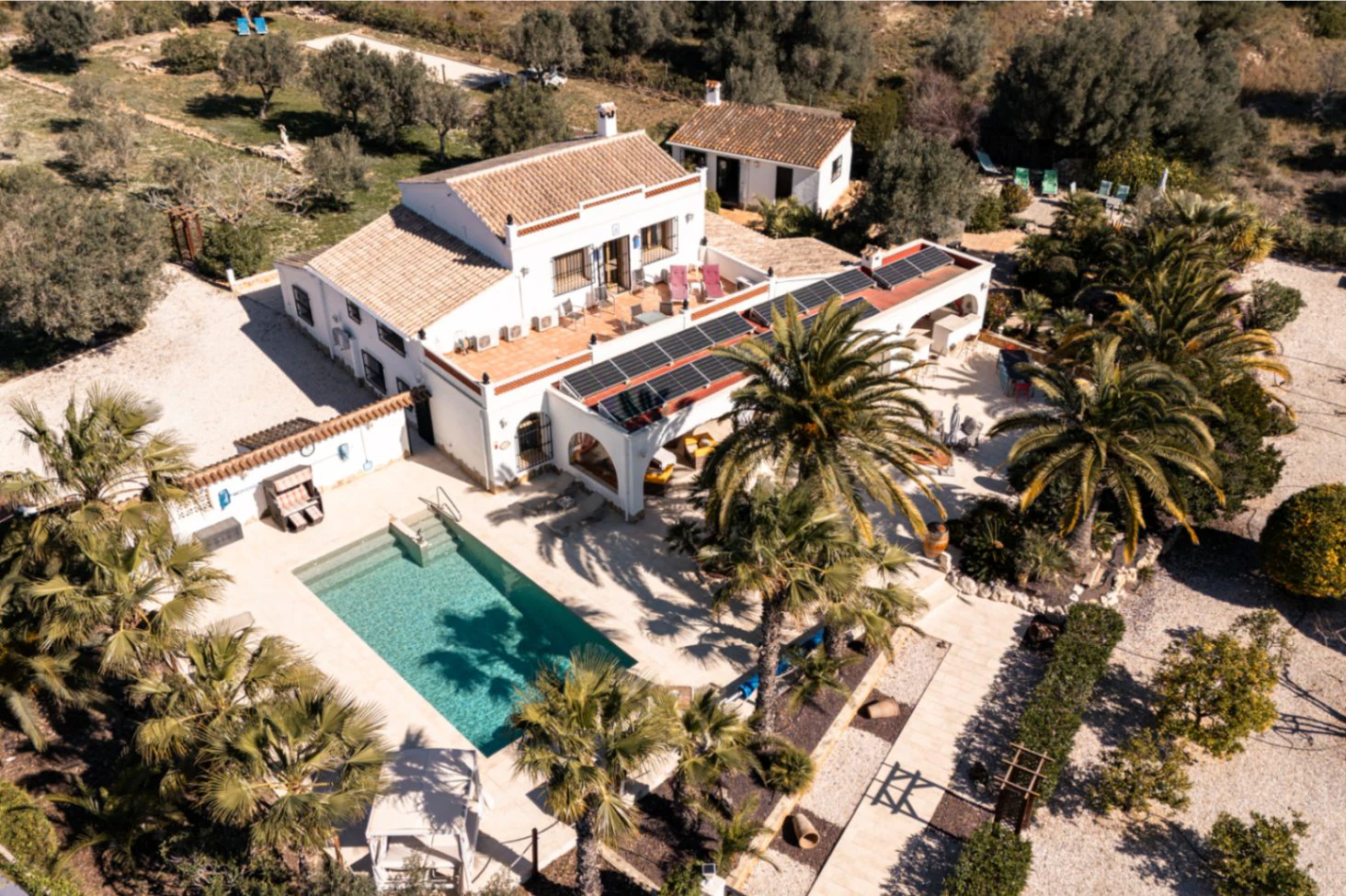 Encantadora Finca de 4 Dormitorios en Venta en Teulada