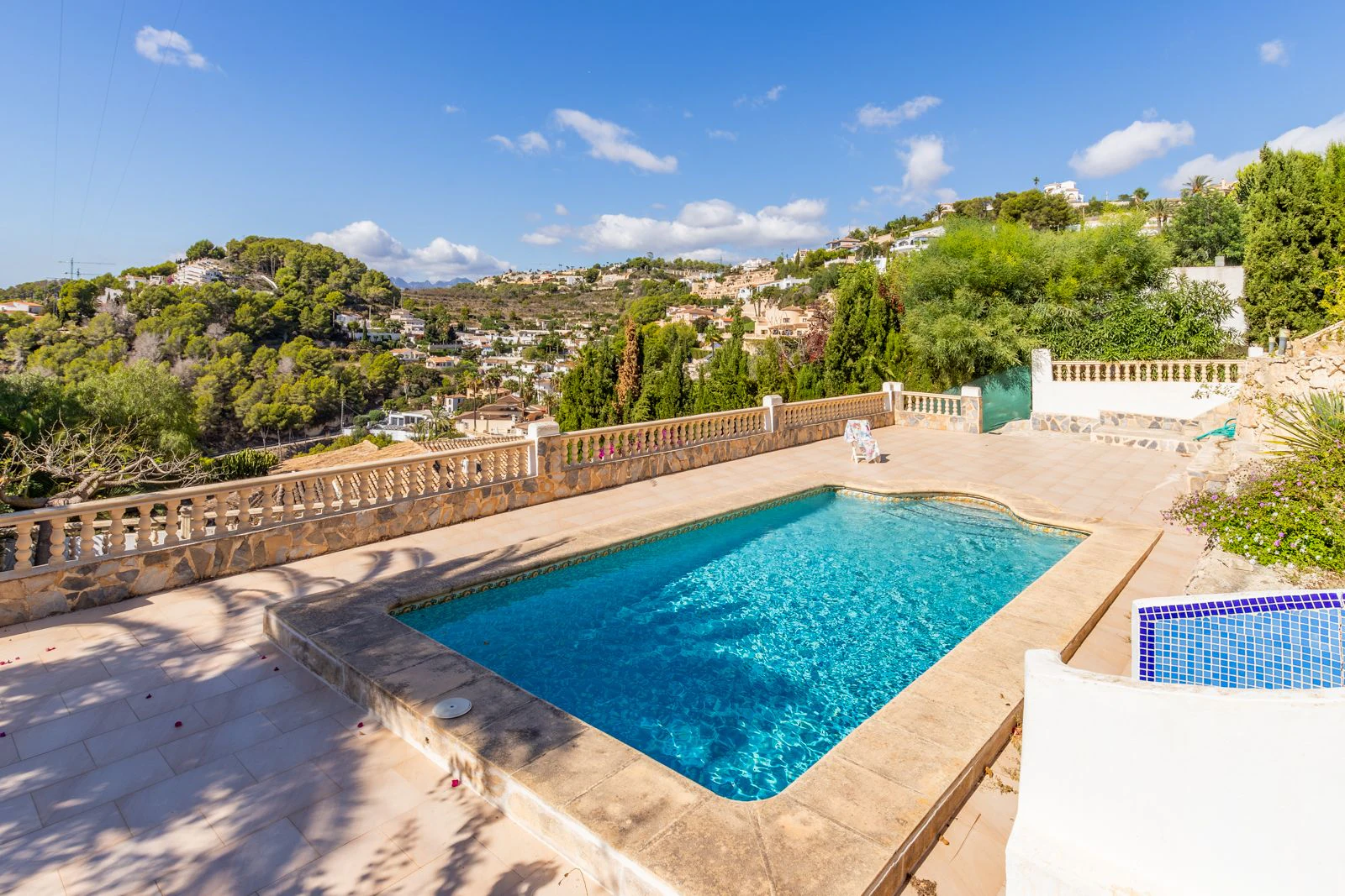 Villa de 3 dormitorios y espectaculares vistas al mar a la venta en Benimeit - Moraira, Costa Blanca