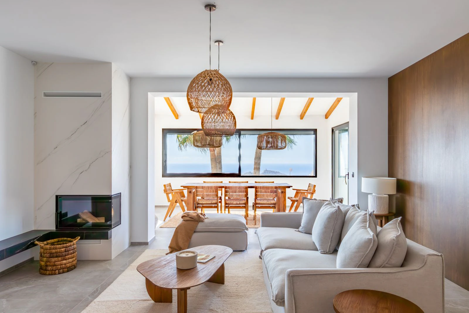 Villa mediterránea con acabados de lujo de alta gama y vistas al mar a 5 minutos de Moraira