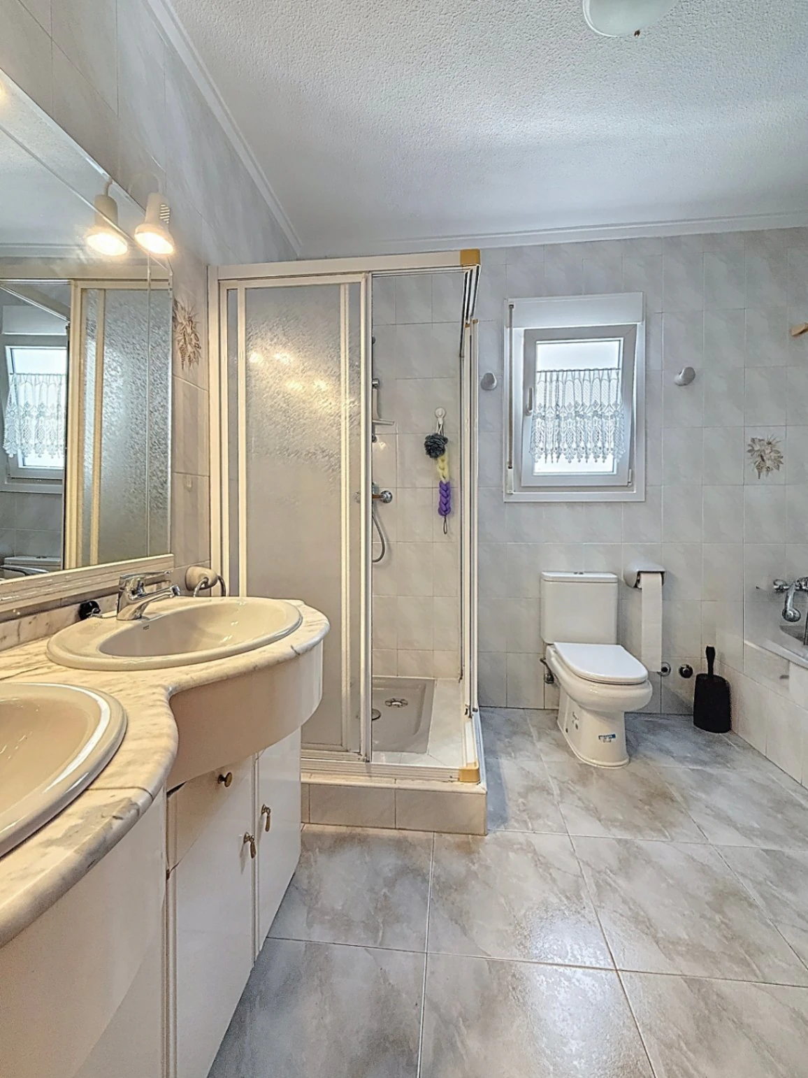 Villa de 3 dormitorios y 3 baños con vista al mar, con vistas al parque natural en Cumbre del Sol.