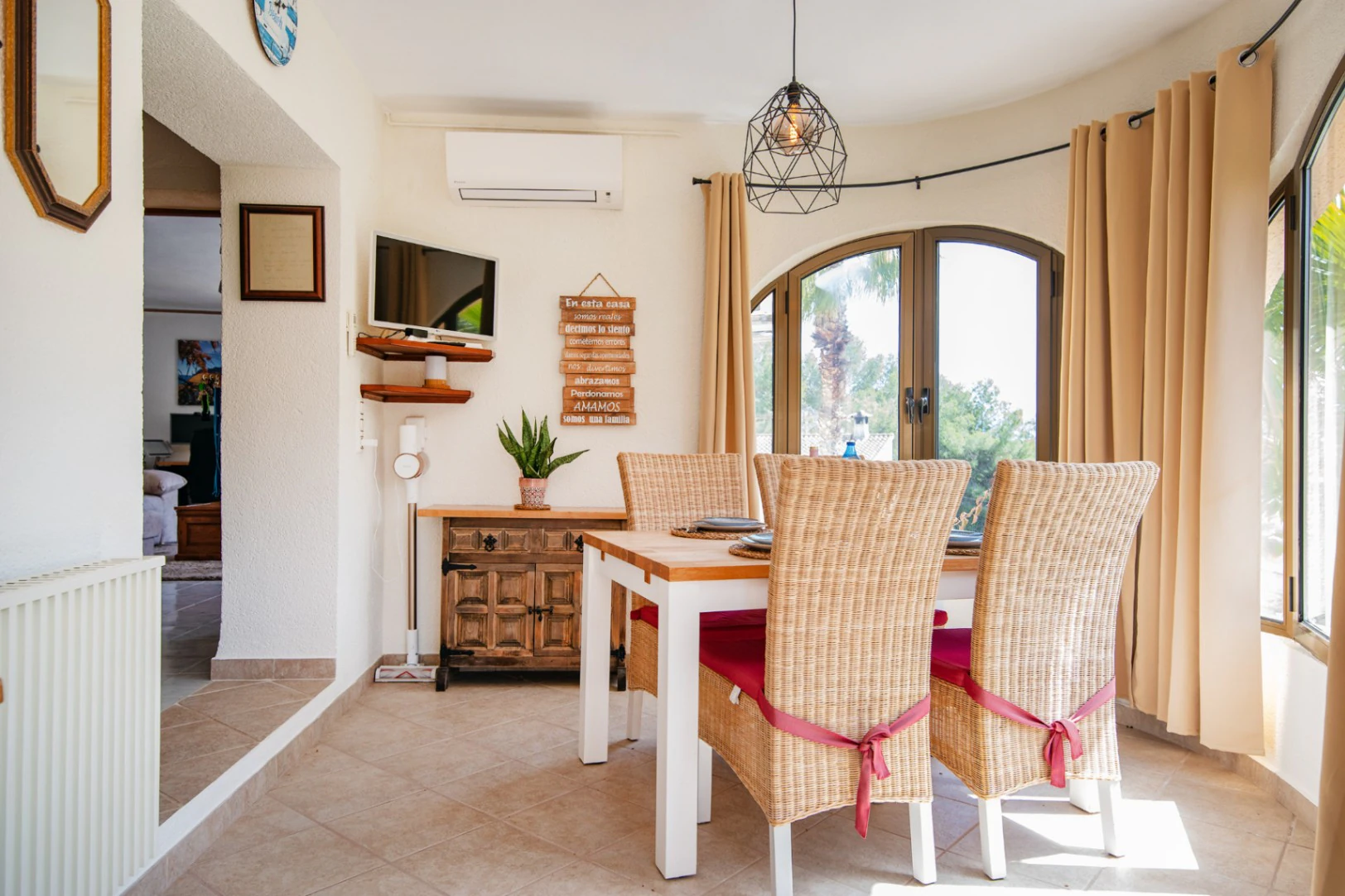 Villa Chalet Independiente en venta con 3 habitaciones en Benissa
