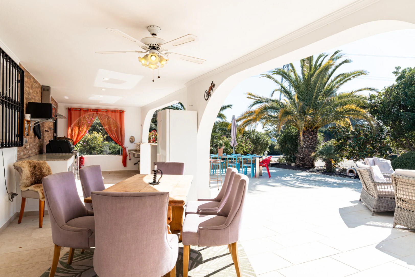 Encantadora Finca de 4 Dormitorios en Venta en Teulada