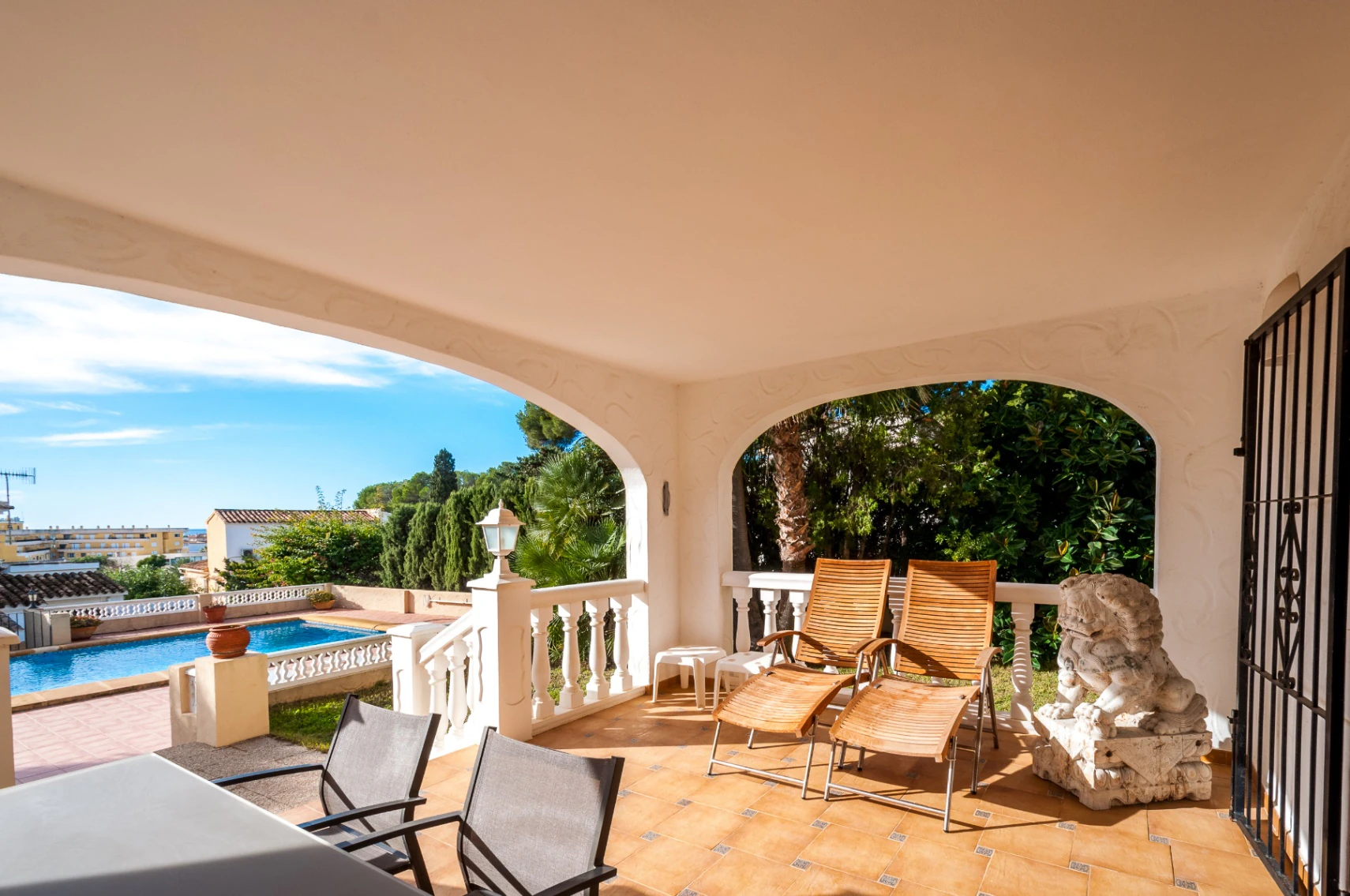 Villa con Vista al Mar en Venta en Moraira a Poca Distancia del Centro