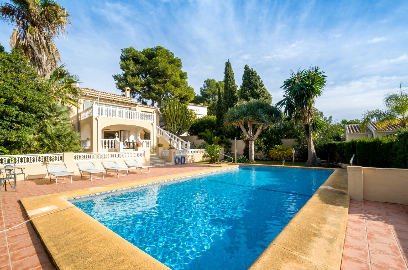 Villa con Vista al Mar en Venta en Moraira a Poca Distancia del Centro
