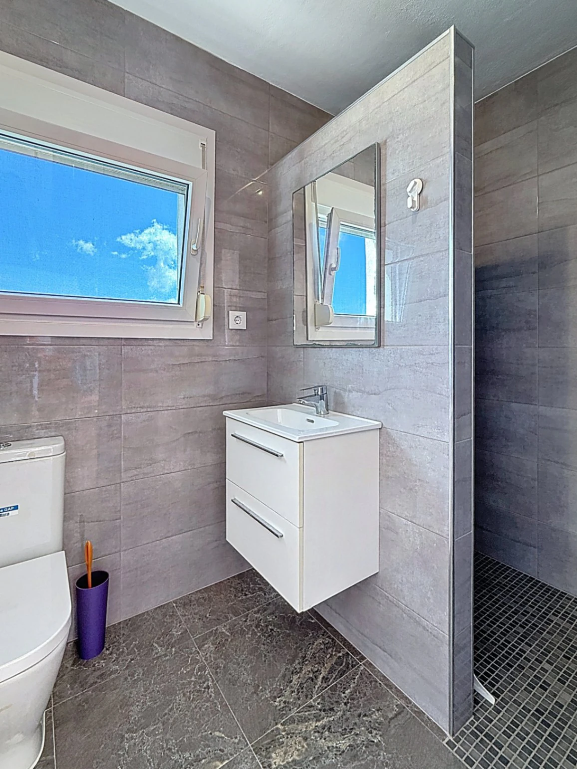 Villa de 3 dormitorios y 3 baños con vista al mar, con vistas al parque natural en Cumbre del Sol.