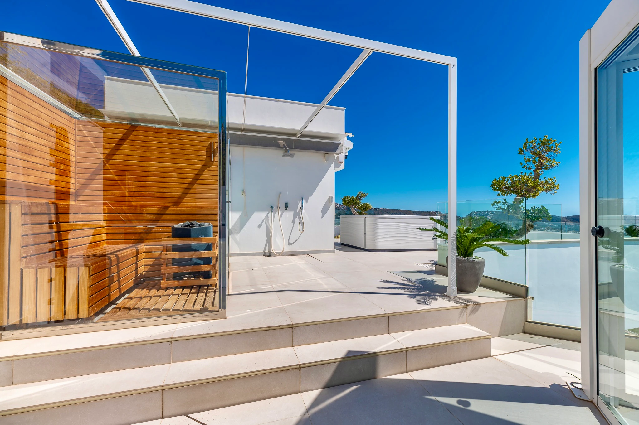 Excepcional Villa de Lujo en Moraira – Donde el Diseño, la Tecnología y las Vistas al Mar se Unen