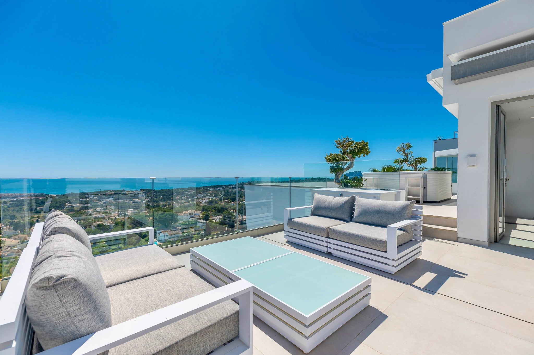Excepcional Villa de Lujo en Moraira – Donde el Diseño, la Tecnología y las Vistas al Mar se Unen