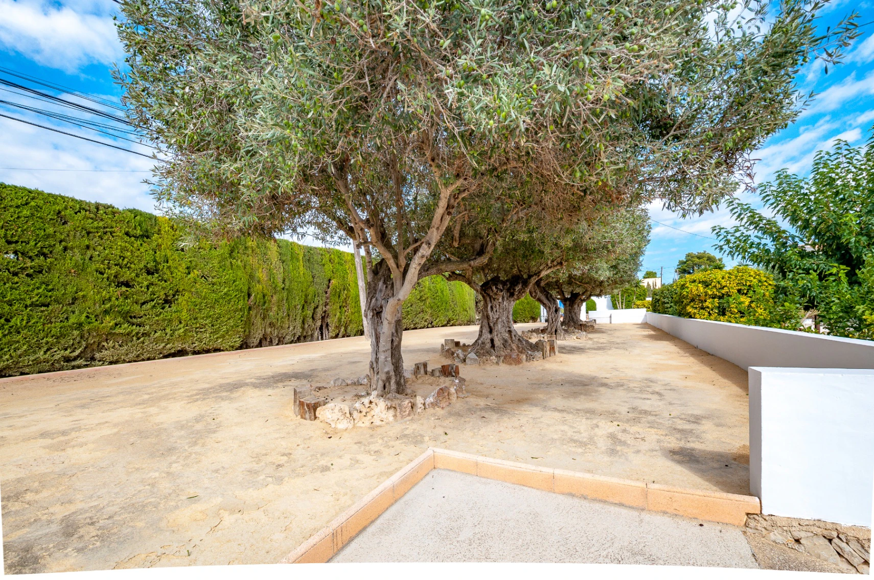 Finca en Benissa en Venta en Amplia Parcela con Piscina y Casa de Huéspedes