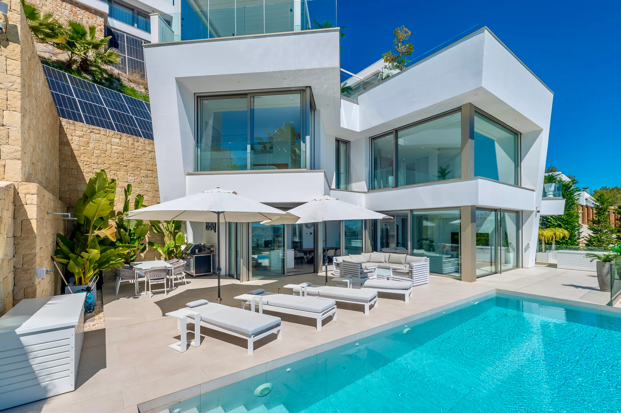 Excepcional Villa de Lujo en Moraira – Donde el Diseño, la Tecnología y las Vistas al Mar se Unen