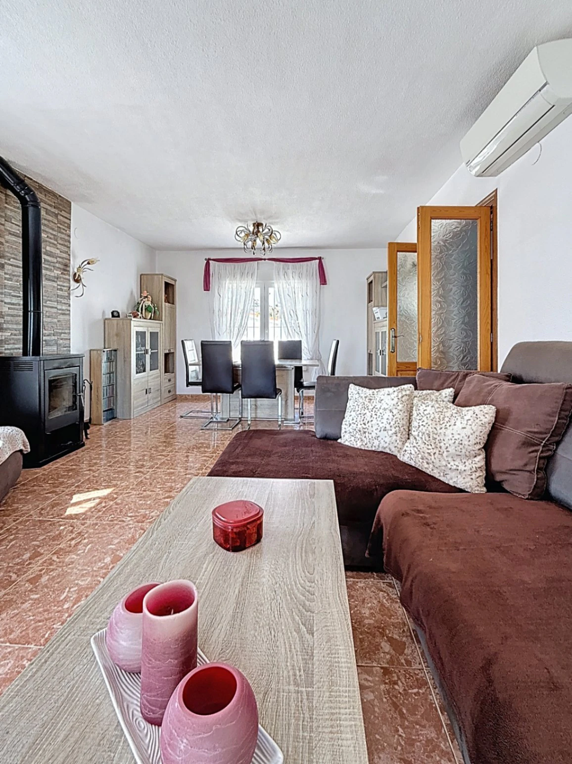 Villa de 3 dormitorios y 3 baños con vista al mar, con vistas al parque natural en Cumbre del Sol.