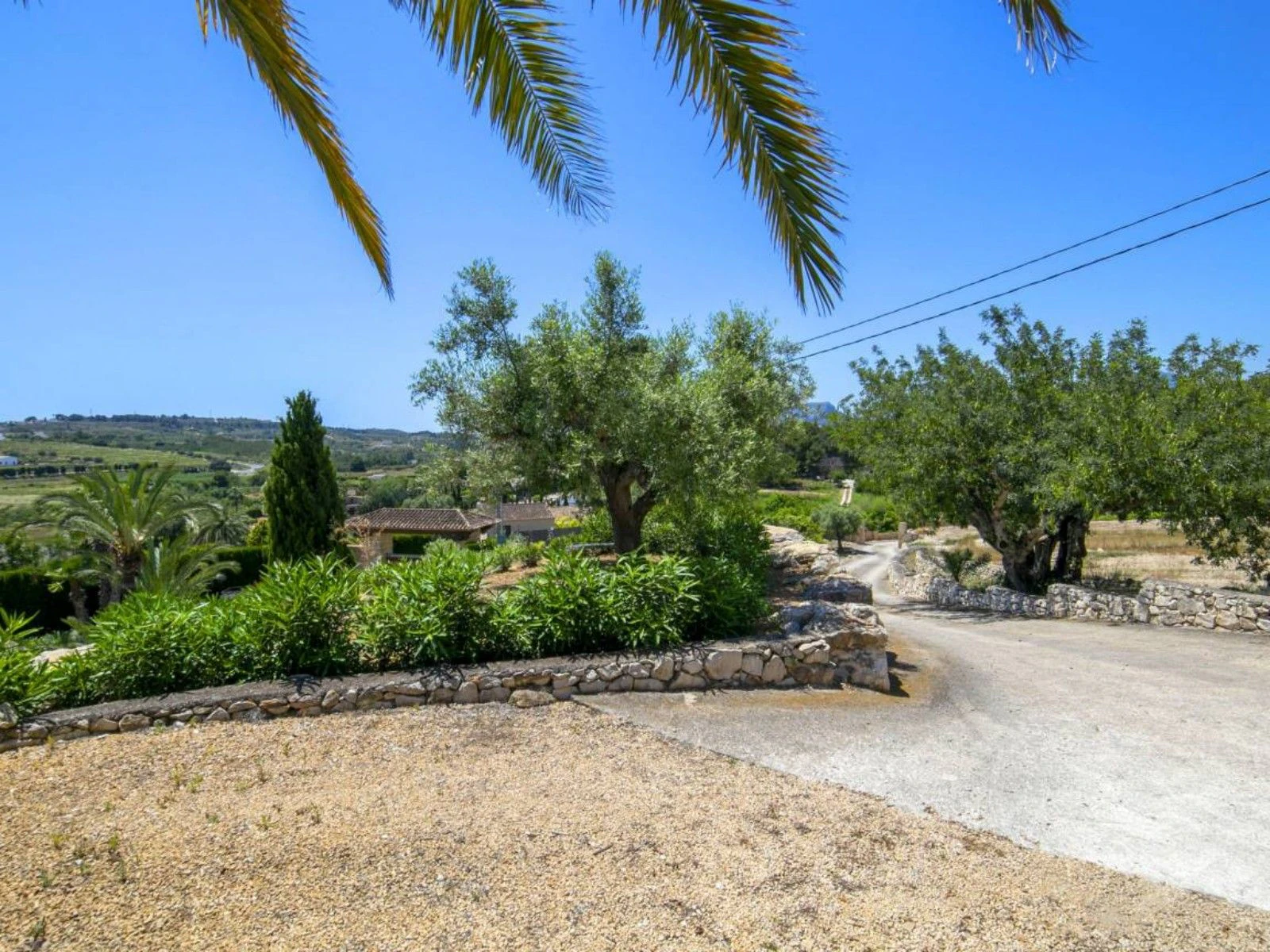 Chalet en venta de 4 dormitorios y piscina en Benissa, Alicante