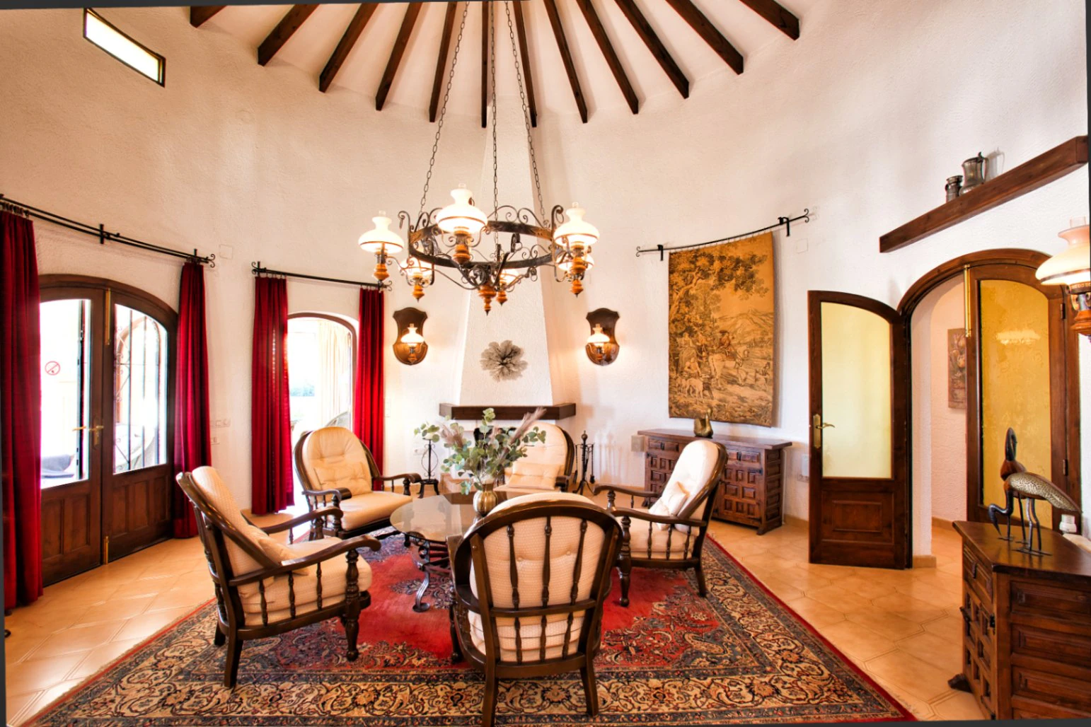 Villa tradicional con vistas al mar en venta en Benissa