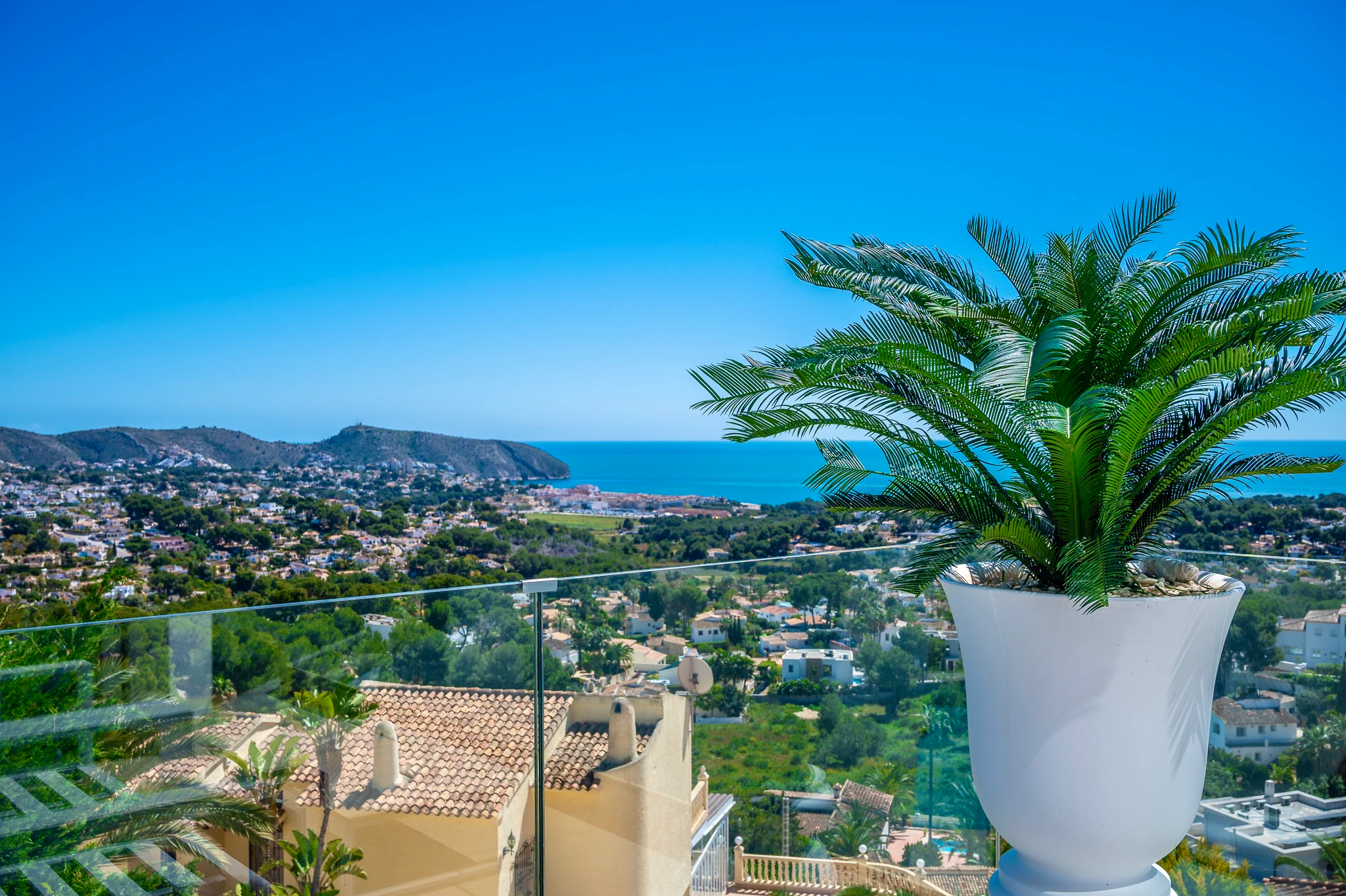 Excepcional Villa de Lujo en Moraira – Donde el Diseño, la Tecnología y las Vistas al Mar se Unen