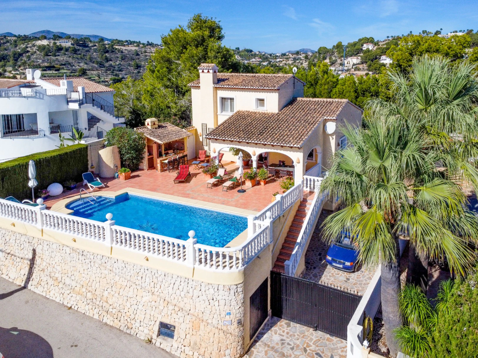 Villa en Benissa con Vistas al Mar y Apartamento de Huéspedes Independiente