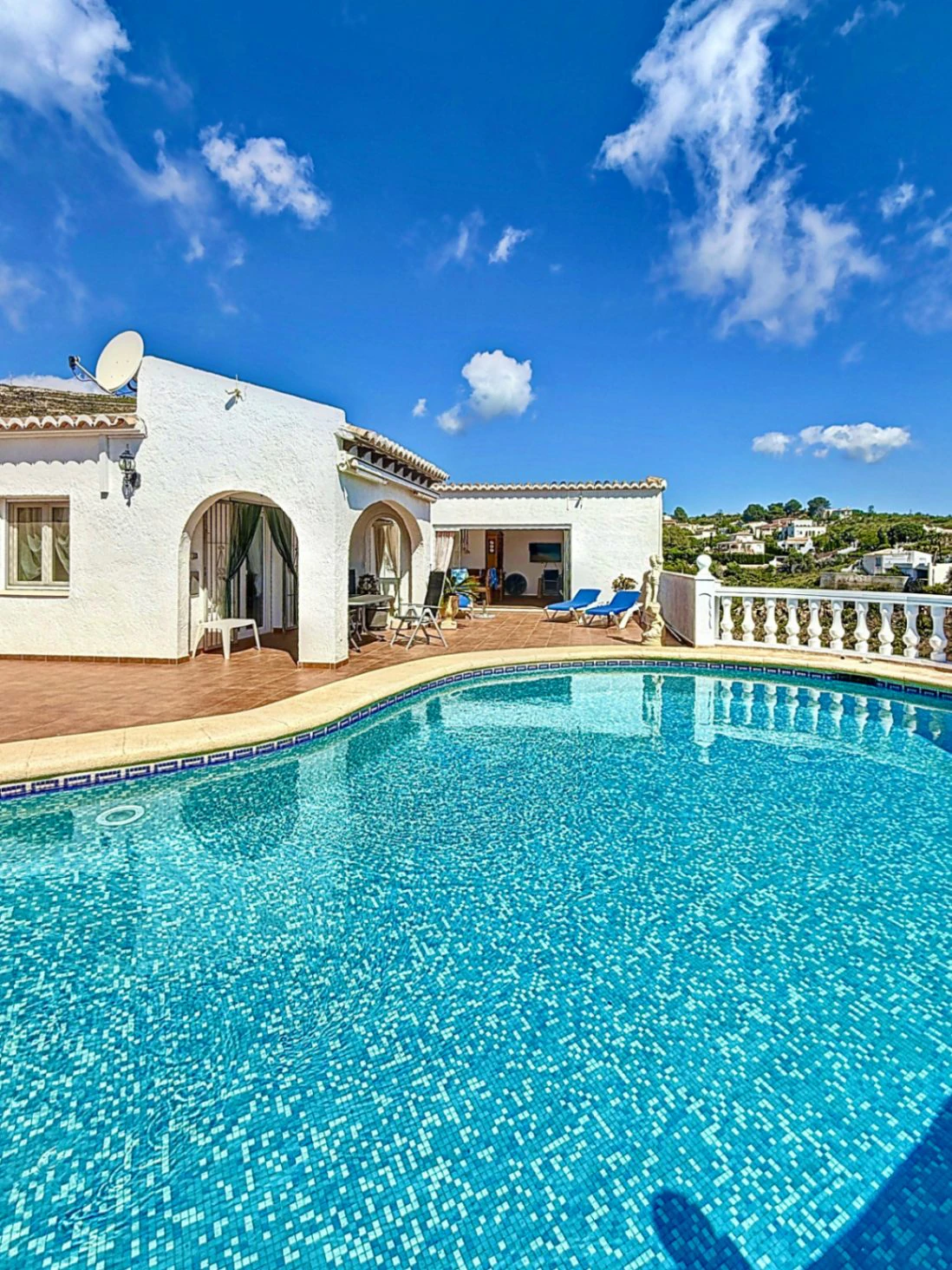 Villa de 3 dormitorios y 3 baños con vista al mar, con vistas al parque natural en Cumbre del Sol.