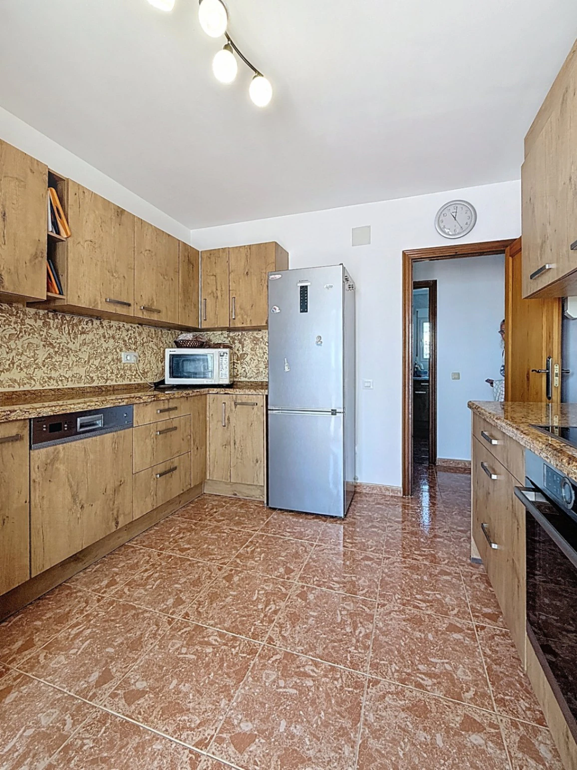Villa de 3 dormitorios y 3 baños con vista al mar, con vistas al parque natural en Cumbre del Sol.