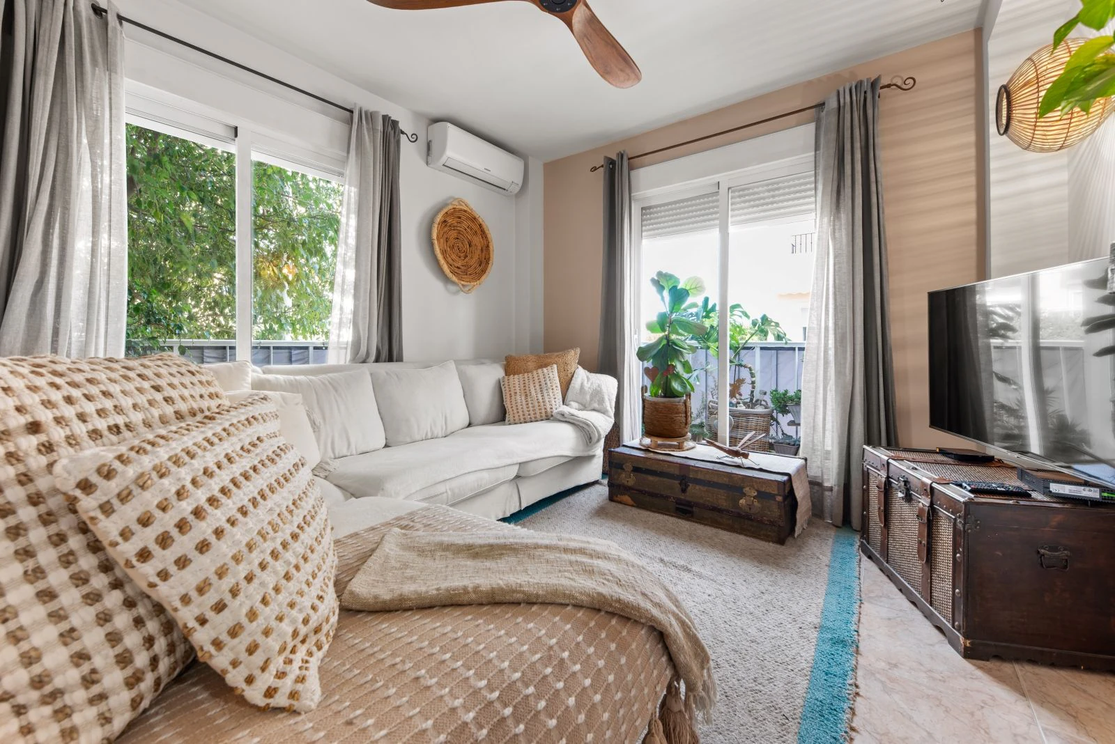 Amplio apartamento de 3 dormitorios junto al casco antiguo