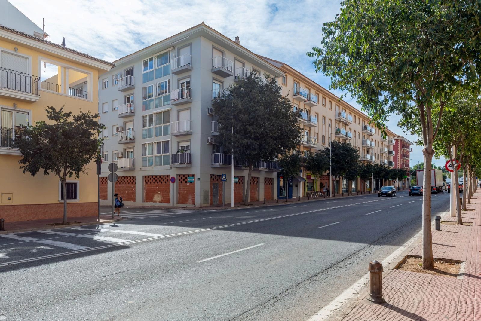 Amplio apartamento de 3 dormitorios junto al casco antiguo