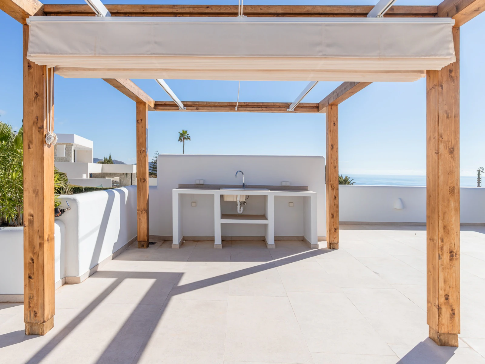 Exclusiva Villa de Lujo Estilo Ibiza a Solo 1 km del Mar en Moraira