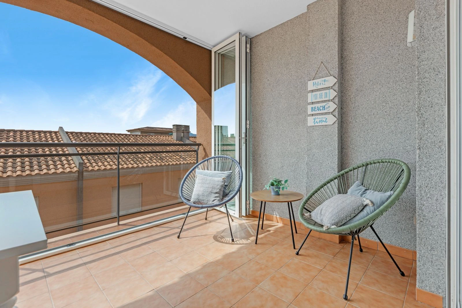 Exclusivo ático con gran terraza privada cerca de la playa y servicios en Jávea