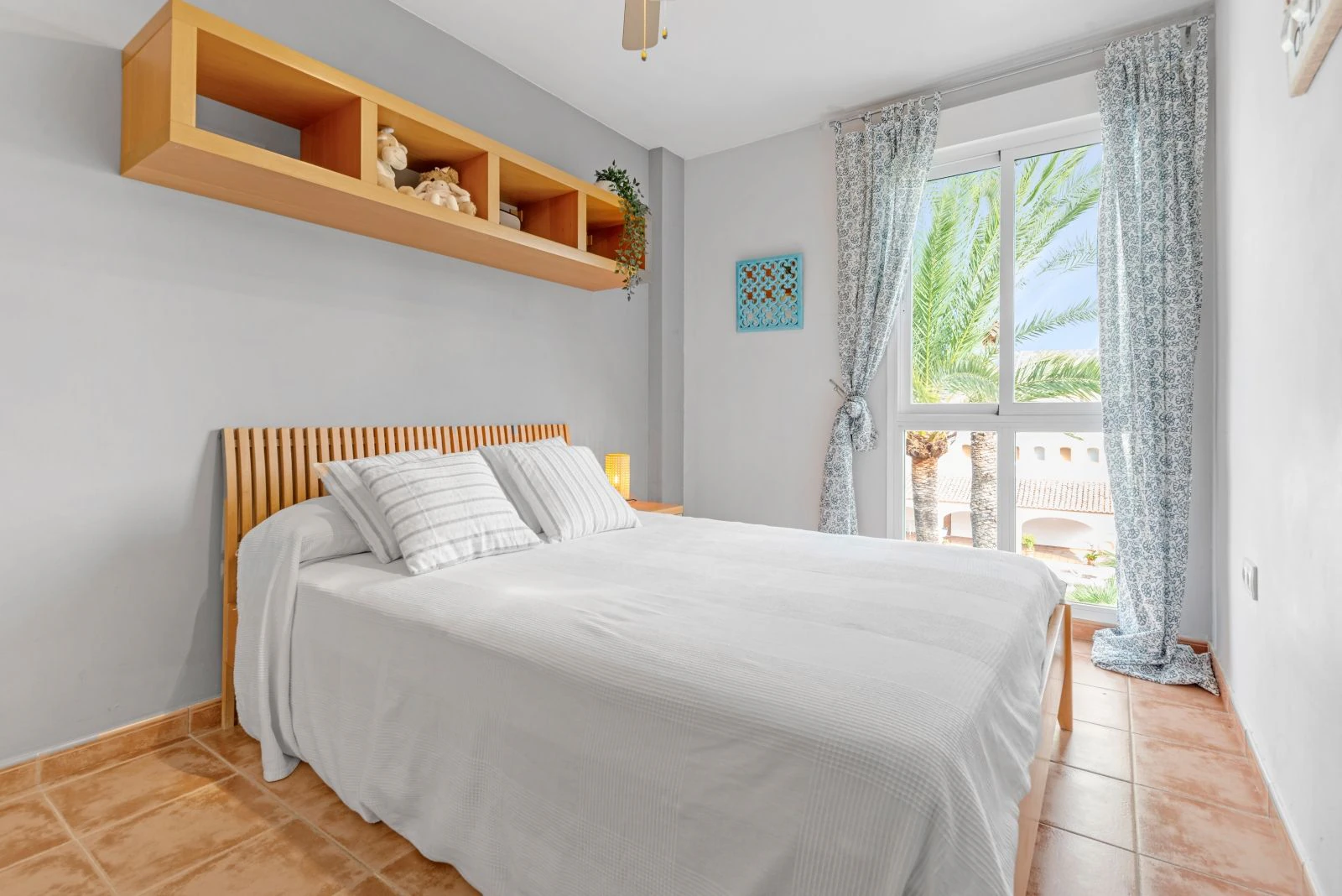 Exclusivo ático con gran terraza privada cerca de la playa y servicios en Jávea