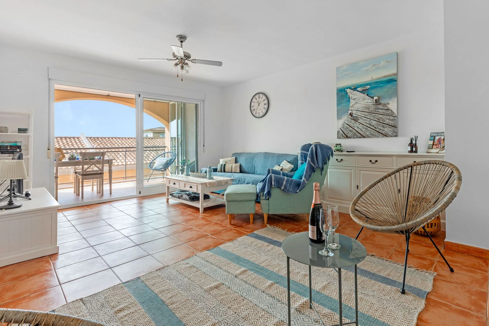 Exclusivo ático con gran terraza privada cerca de la playa y servicios en Jávea