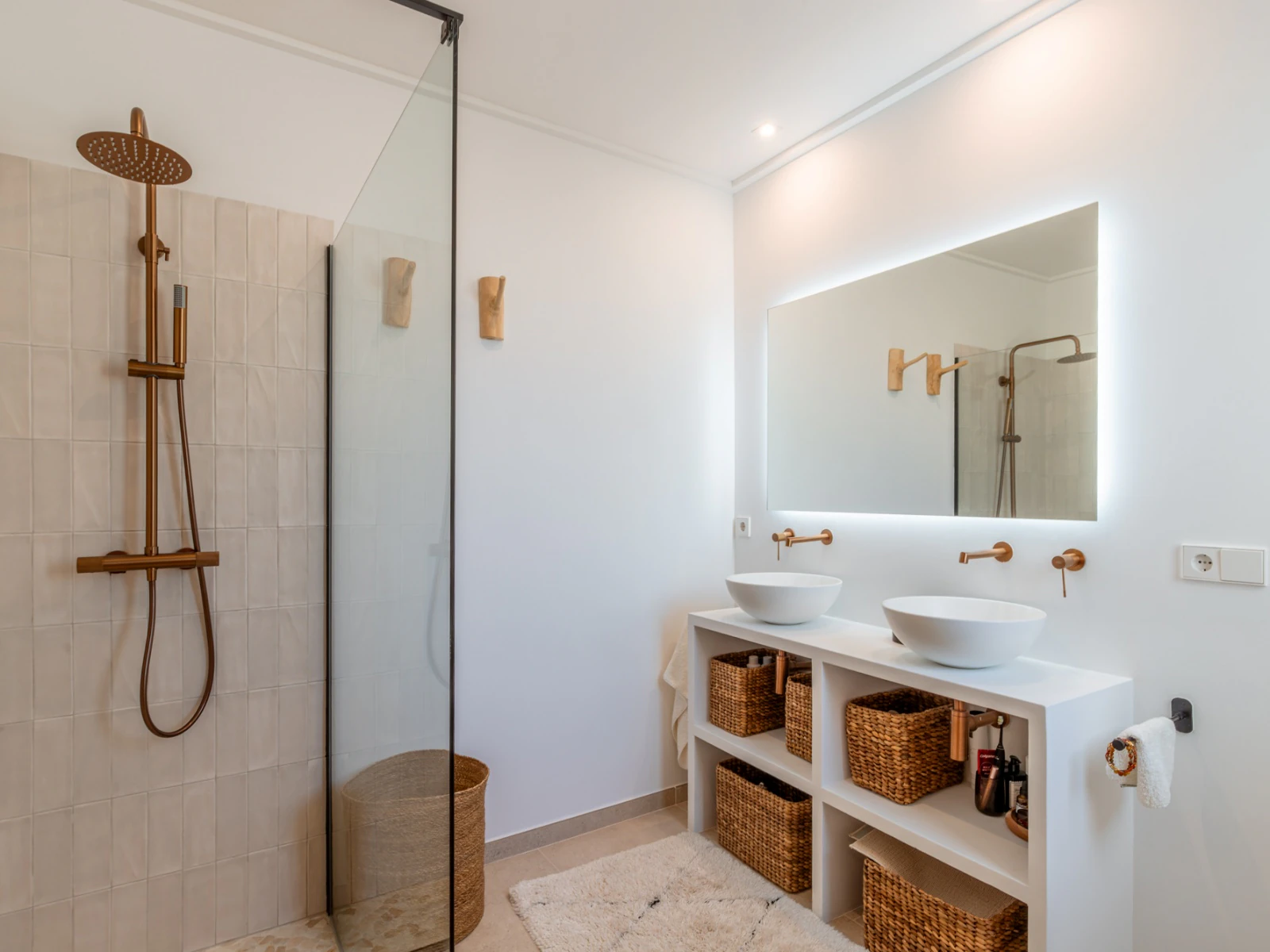 Exclusiva Villa de Lujo Estilo Ibiza a Solo 1 km del Mar en Moraira
