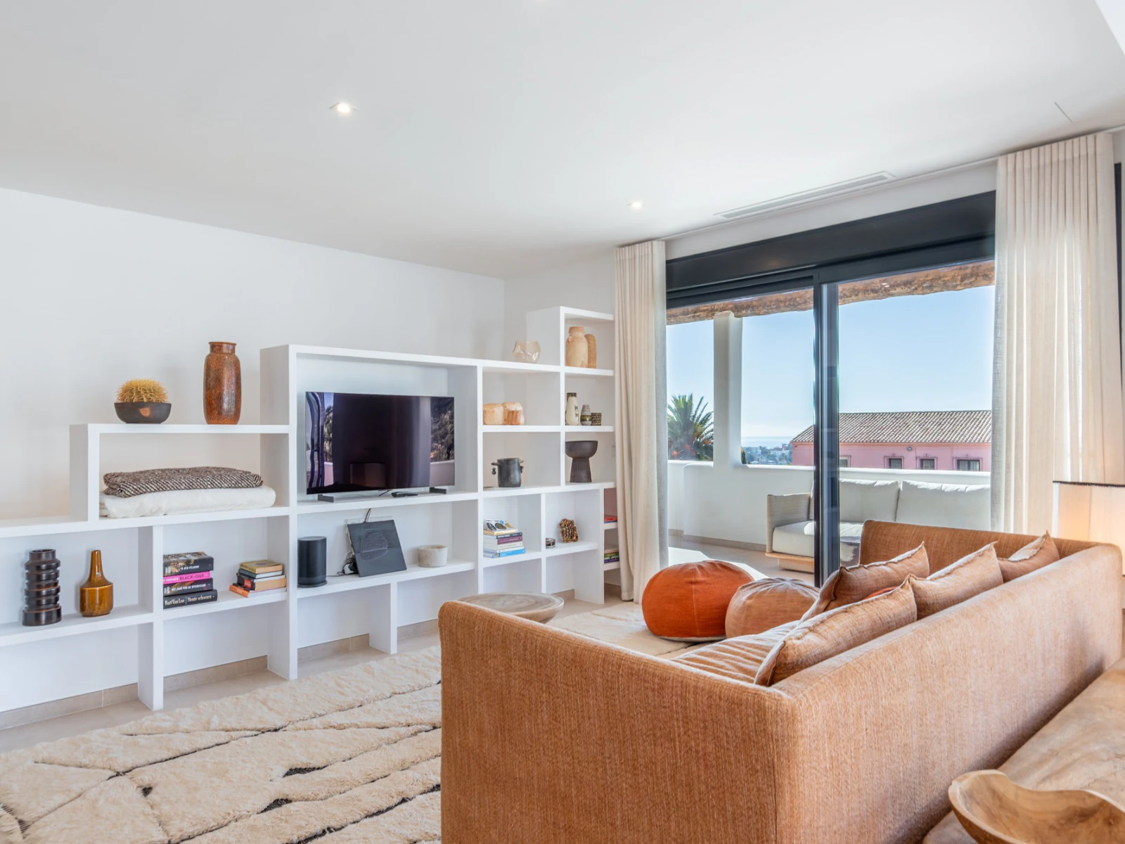 Exclusiva Villa de Lujo Estilo Ibiza a Solo 1 km del Mar en Moraira