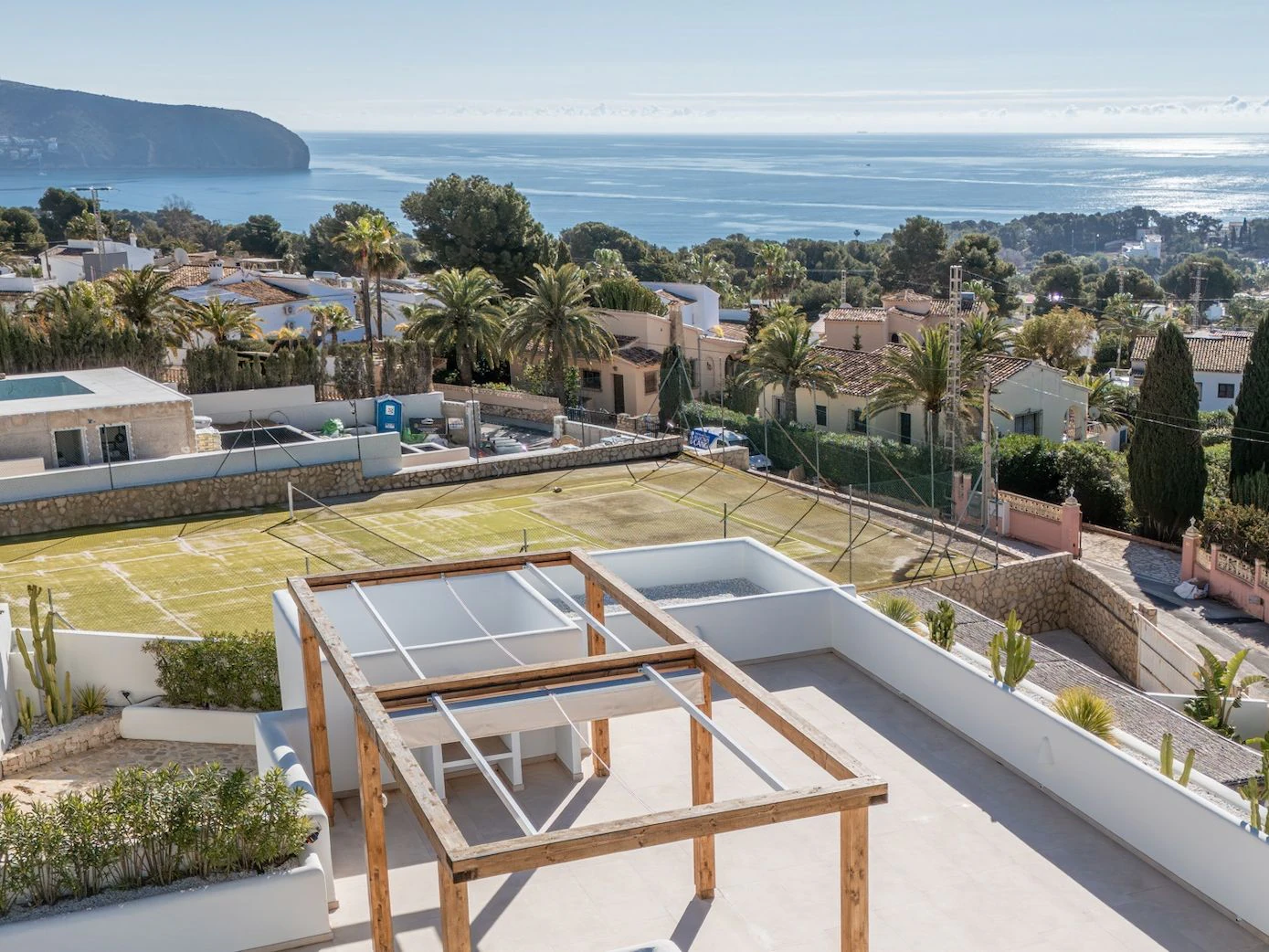 Exclusiva Villa de Lujo Estilo Ibiza a Solo 1 km del Mar en Moraira