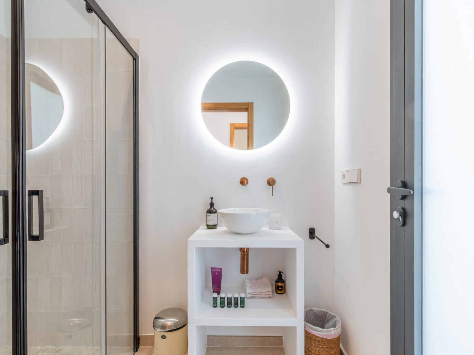 Exclusiva Villa de Lujo Estilo Ibiza a Solo 1 km del Mar en Moraira