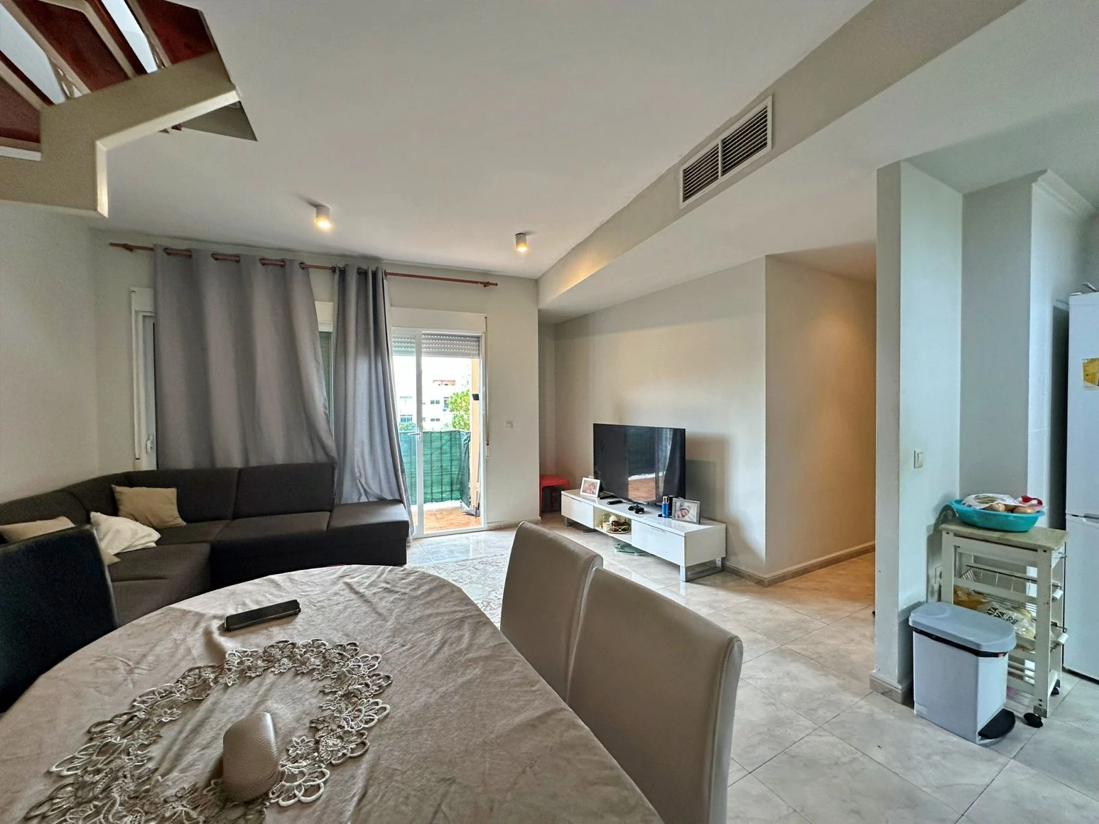 Apartamento con gran terraza en la azotea, garaje y trastero