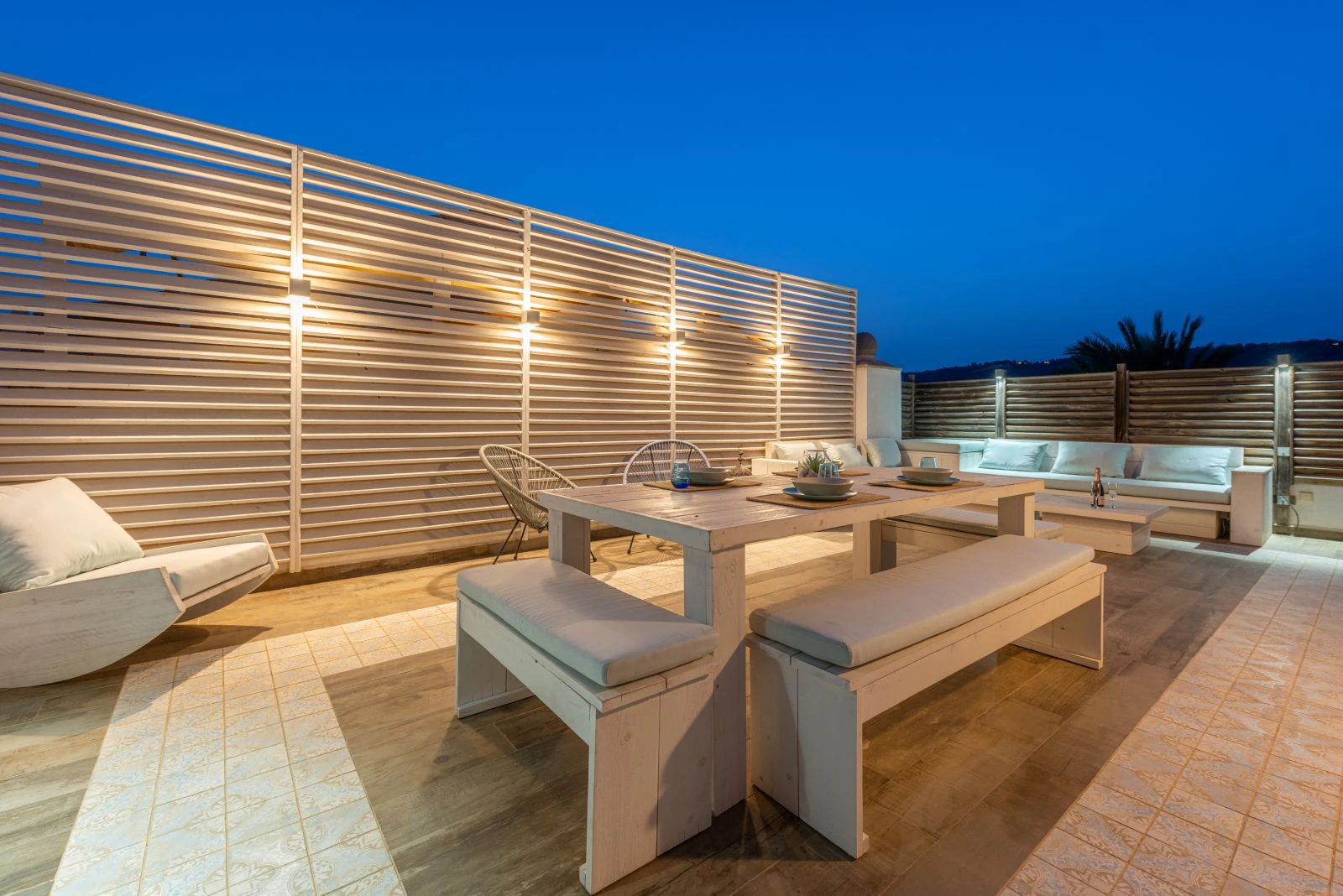 Exclusivo ático con gran terraza privada cerca de la playa y servicios en Jávea